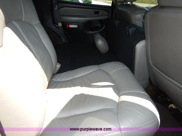 image for item K1566 2001 Chevrolet Tahoe LT SUV