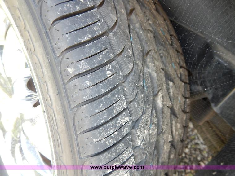 image for item K1566 2001 Chevrolet Tahoe LT SUV