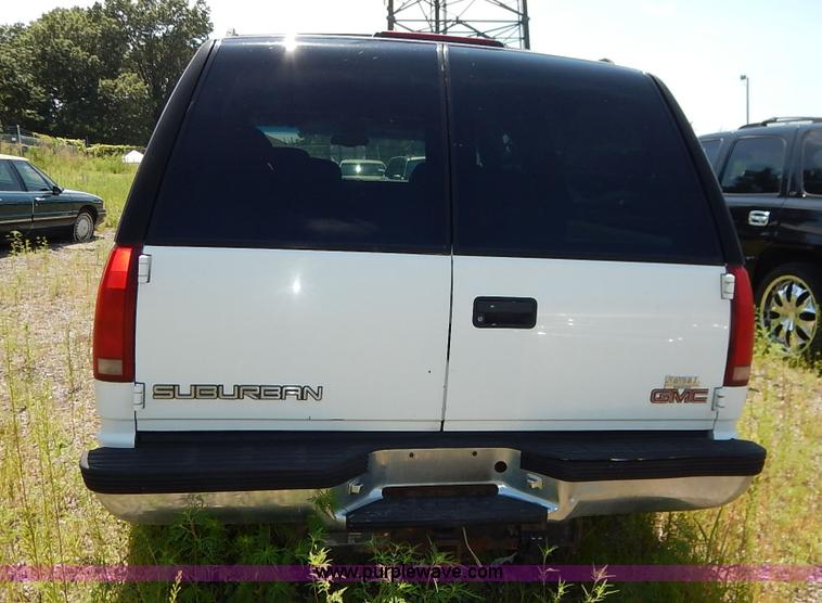 image for item K1567 1998 GMC Suburban 1500 SUV