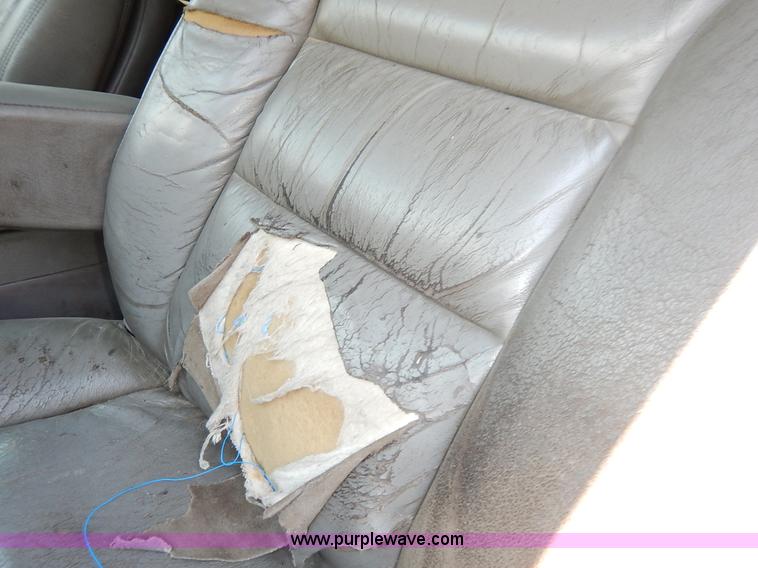 image for item K1567 1998 GMC Suburban 1500 SUV