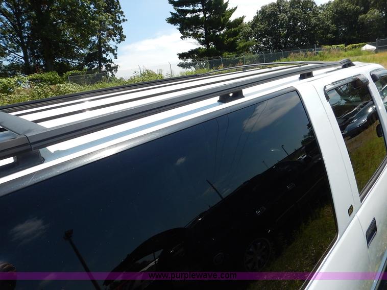 image for item K1567 1998 GMC Suburban 1500 SUV