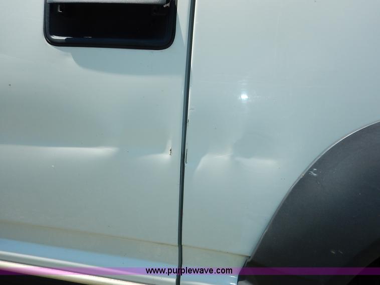 image for item K1567 1998 GMC Suburban 1500 SUV