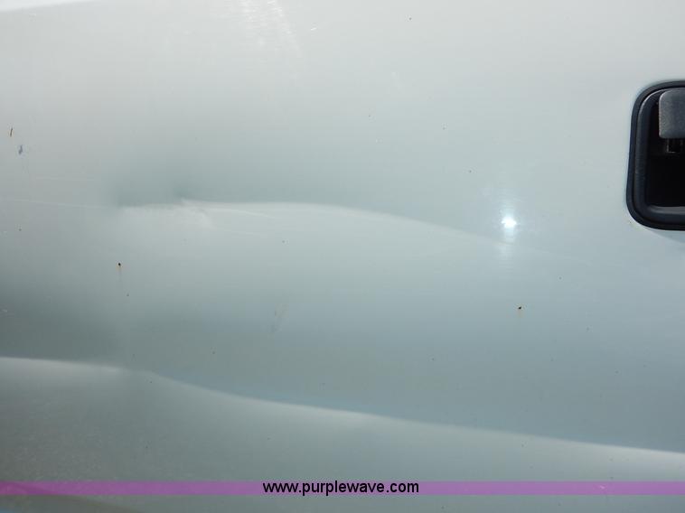 image for item K1567 1998 GMC Suburban 1500 SUV