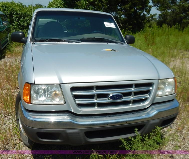 image for item K1568 2002 Ford Ranger XLT SuperCab pickup truck