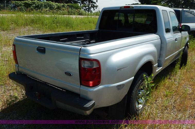 image for item K1568 2002 Ford Ranger XLT SuperCab pickup truck