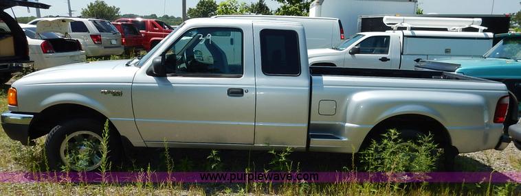 image for item K1568 2002 Ford Ranger XLT SuperCab pickup truck