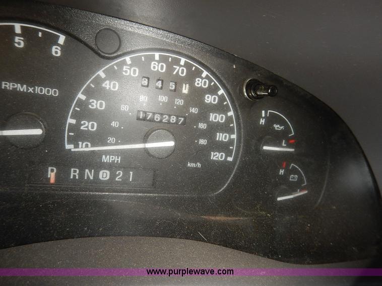 image for item K1568 2002 Ford Ranger XLT SuperCab pickup truck