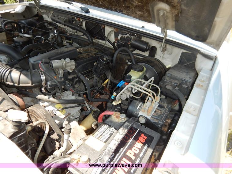 image for item K1568 2002 Ford Ranger XLT SuperCab pickup truck