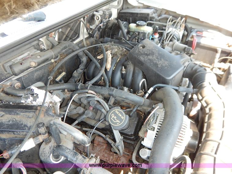 image for item K1568 2002 Ford Ranger XLT SuperCab pickup truck