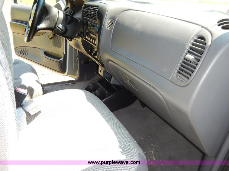 image for item K1568 2002 Ford Ranger XLT SuperCab pickup truck