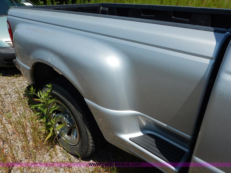 image for item K1568 2002 Ford Ranger XLT SuperCab pickup truck
