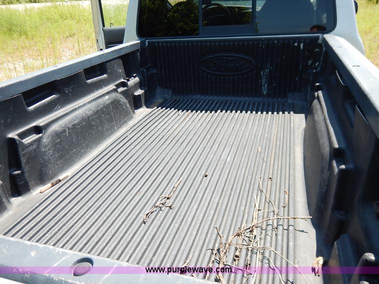 image for item K1568 2002 Ford Ranger XLT SuperCab pickup truck