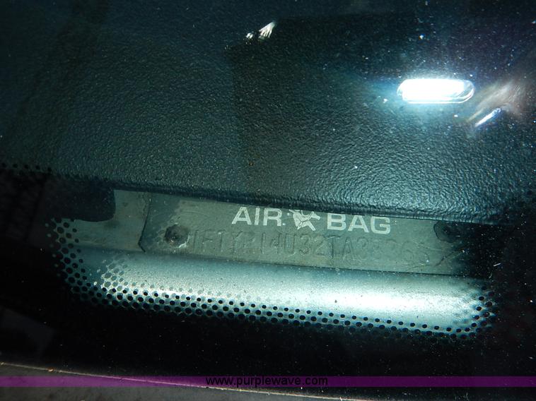 image for item K1568 2002 Ford Ranger XLT SuperCab pickup truck