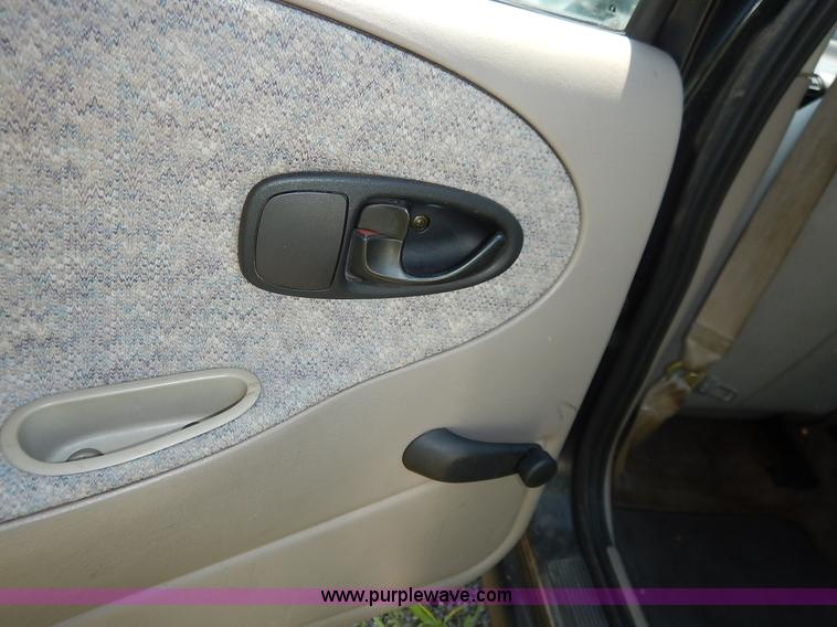 image for item K1569 1996 Saturn SL SL1