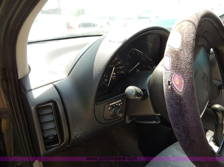 image for item K1569 1996 Saturn SL SL1