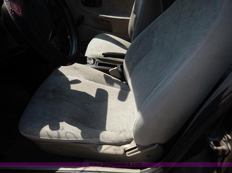image for item K1569 1996 Saturn SL SL1