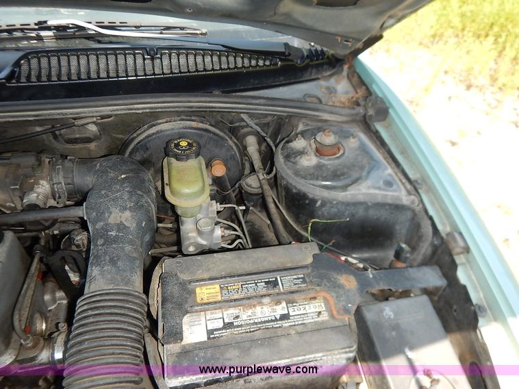 image for item K1569 1996 Saturn SL SL1
