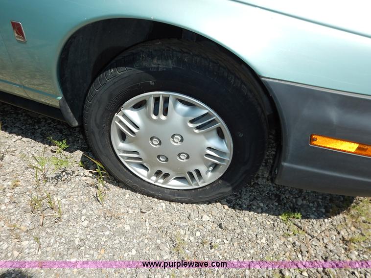 image for item K1569 1996 Saturn SL SL1
