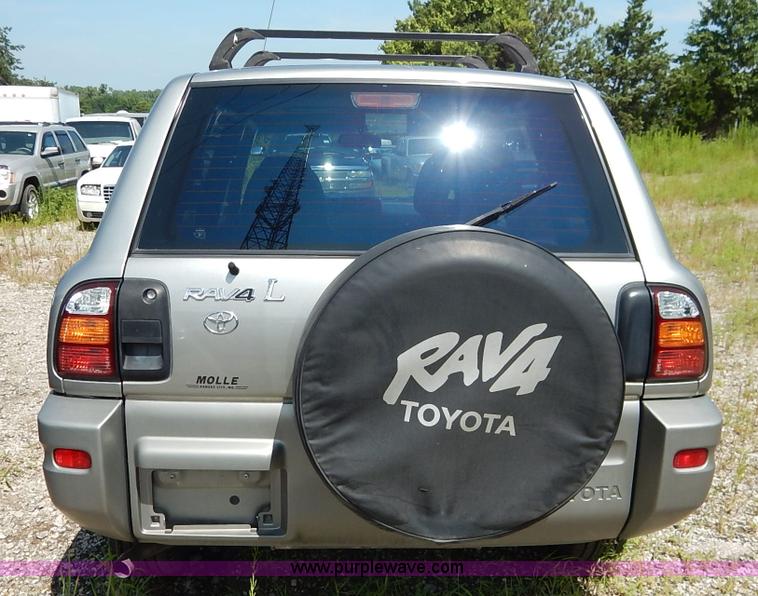 image for item K1572 1999 Toyota RAV4 SUV