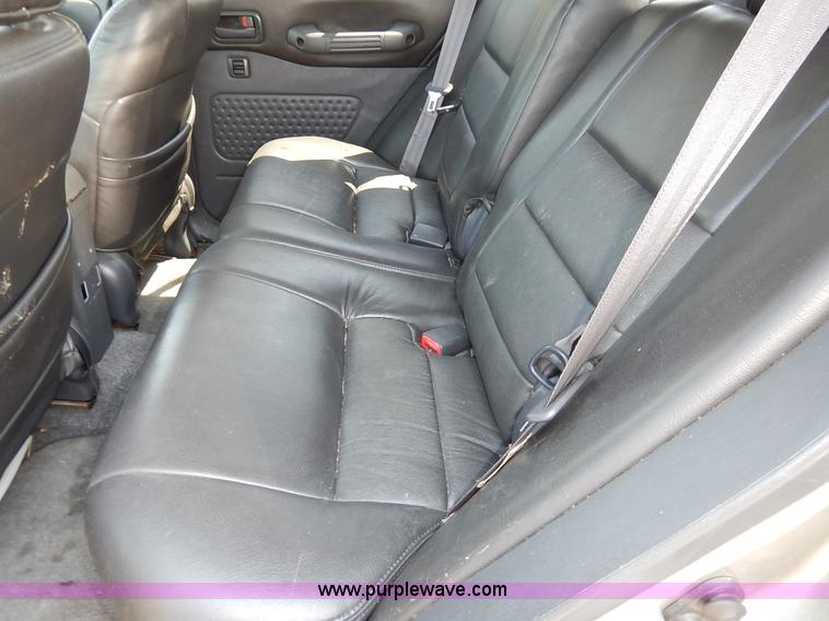 image for item K1572 1999 Toyota RAV4 SUV