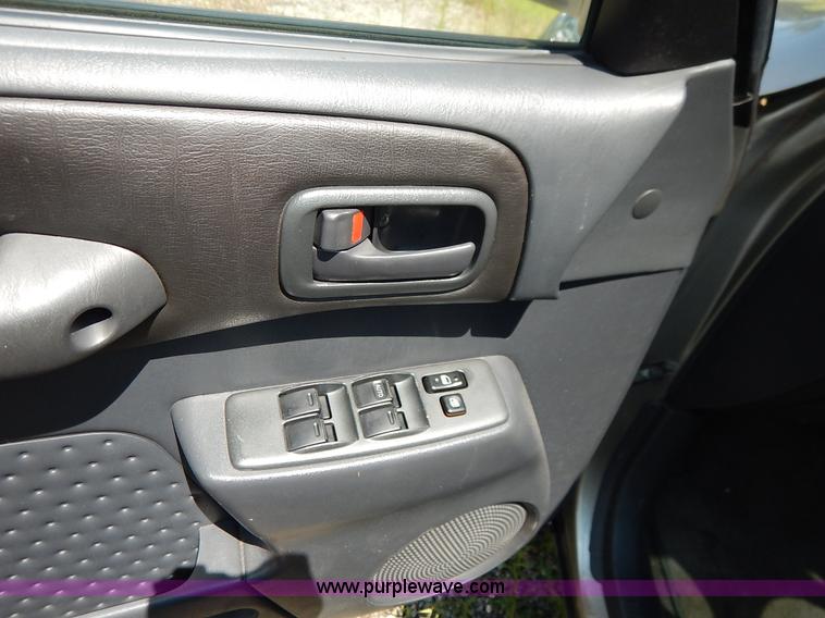 image for item K1572 1999 Toyota RAV4 SUV