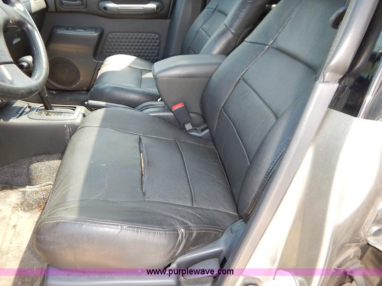 image for item K1572 1999 Toyota RAV4 SUV