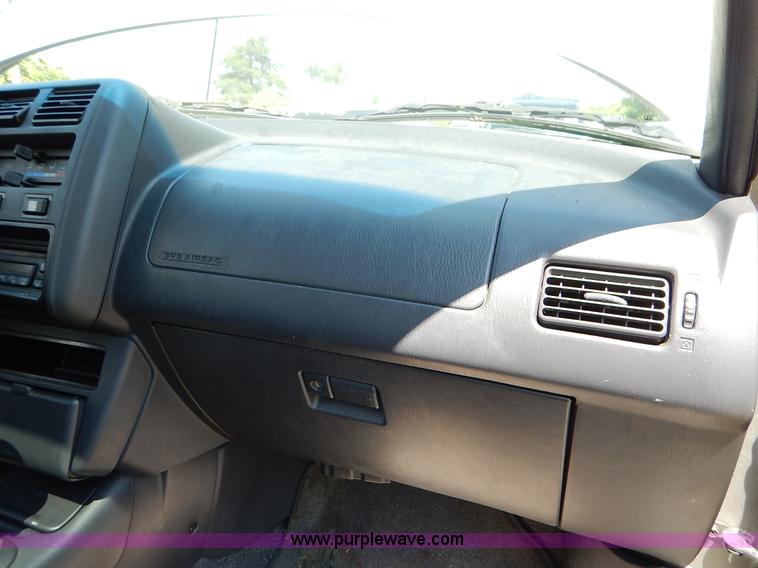 image for item K1572 1999 Toyota RAV4 SUV