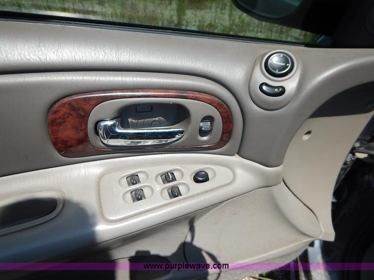 image for item K1573 2003 Chrysler Concorde LX