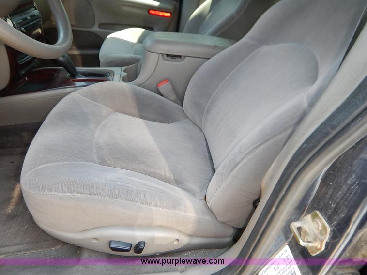 image for item K1573 2003 Chrysler Concorde LX