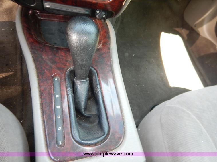 image for item K1573 2003 Chrysler Concorde LX