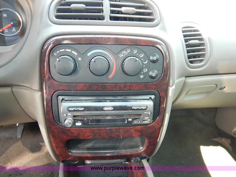 image for item K1573 2003 Chrysler Concorde LX