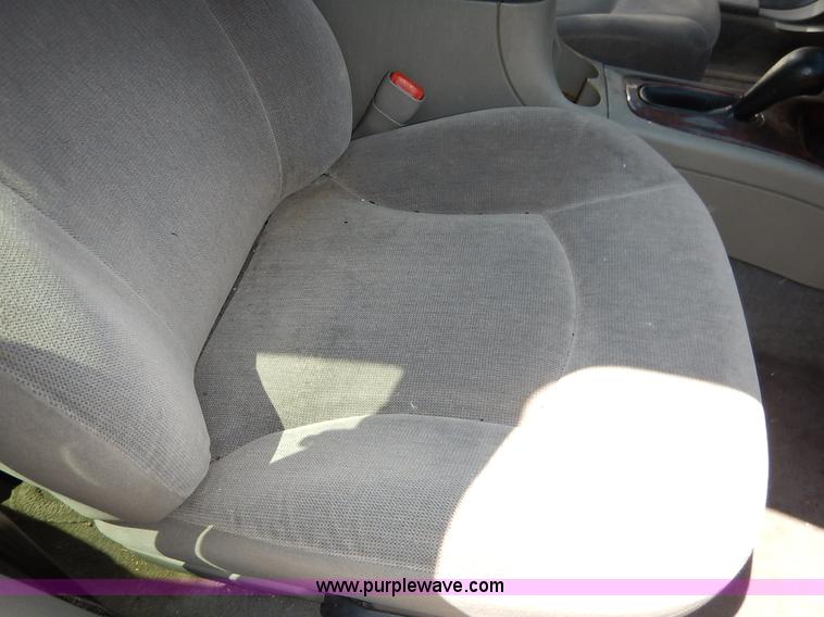 image for item K1573 2003 Chrysler Concorde LX