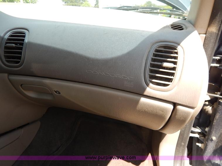 image for item K1573 2003 Chrysler Concorde LX