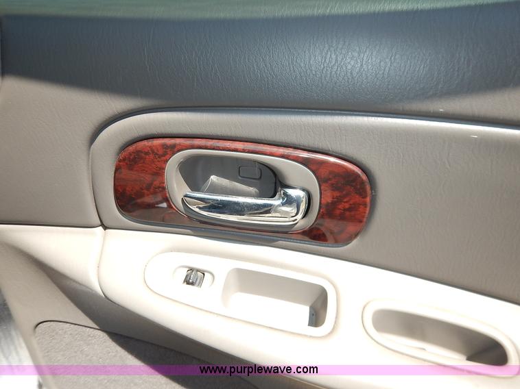 image for item K1573 2003 Chrysler Concorde LX