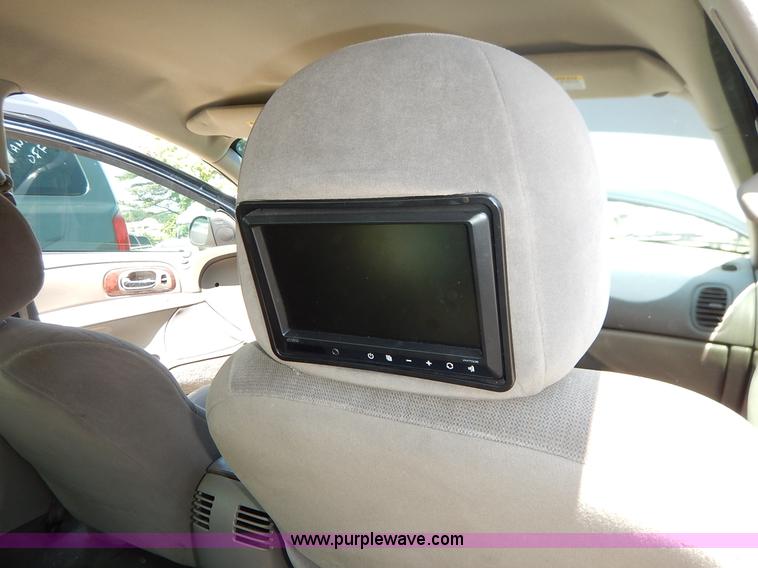 image for item K1573 2003 Chrysler Concorde LX