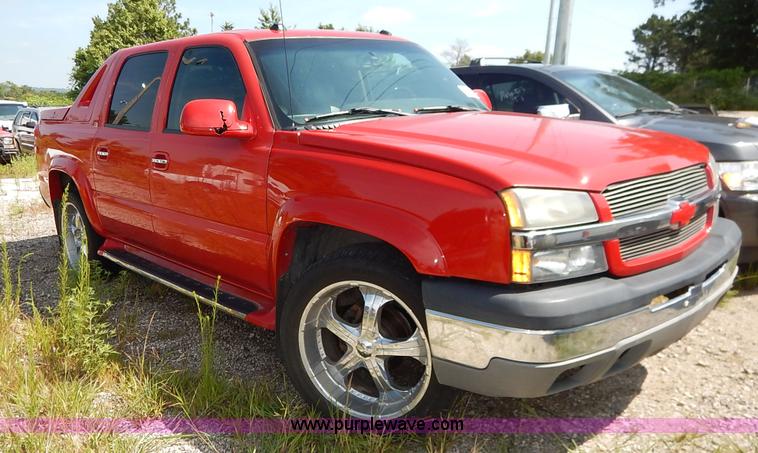 image for item K1575 2005 Chevrolet Avalanche Regency pickup truck