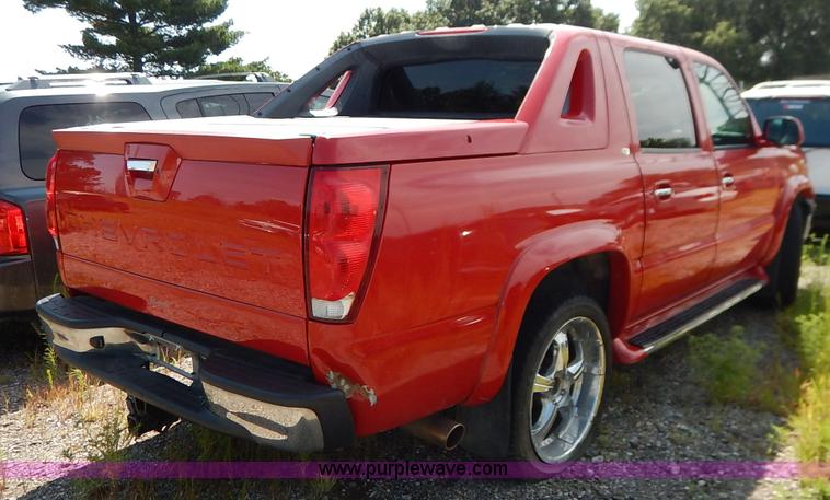 image for item K1575 2005 Chevrolet Avalanche Regency pickup truck