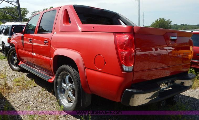 image for item K1575 2005 Chevrolet Avalanche Regency pickup truck