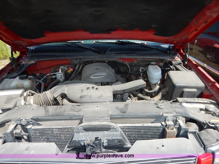 image for item K1575 2005 Chevrolet Avalanche Regency pickup truck