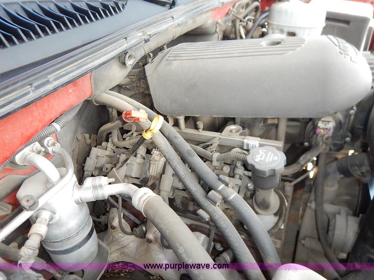 image for item K1575 2005 Chevrolet Avalanche Regency pickup truck