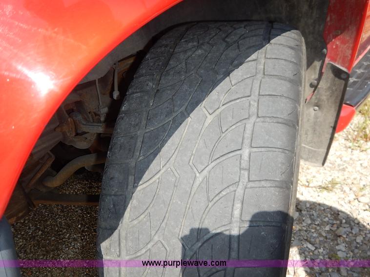 image for item K1575 2005 Chevrolet Avalanche Regency pickup truck