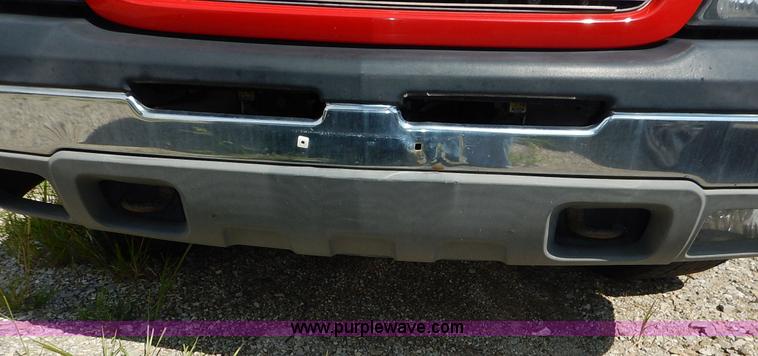 image for item K1575 2005 Chevrolet Avalanche Regency pickup truck