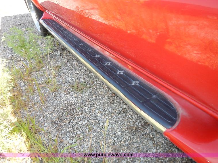 image for item K1575 2005 Chevrolet Avalanche Regency pickup truck