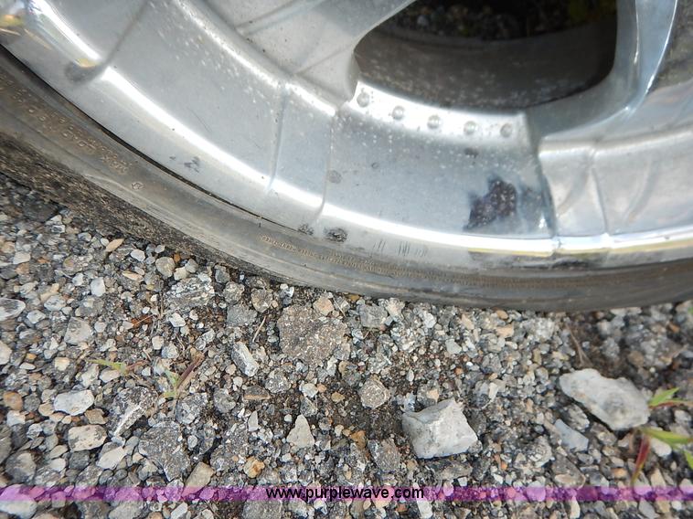 image for item K1575 2005 Chevrolet Avalanche Regency pickup truck