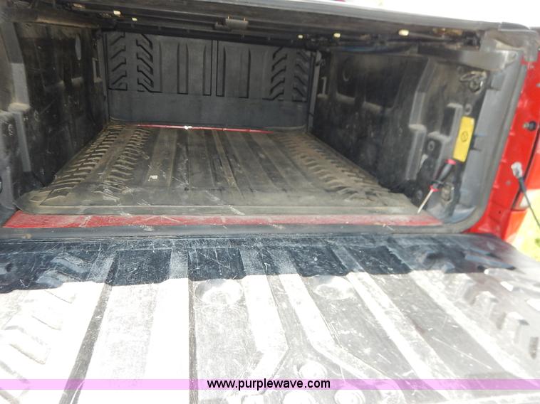 image for item K1575 2005 Chevrolet Avalanche Regency pickup truck