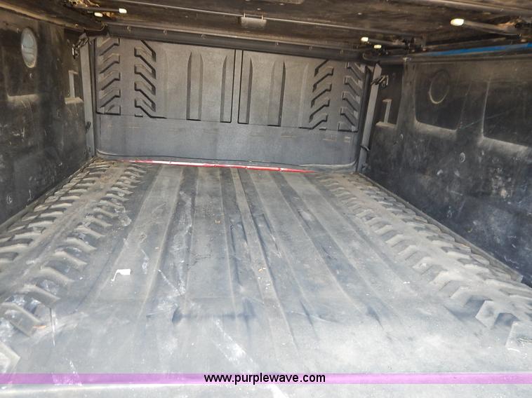 image for item K1575 2005 Chevrolet Avalanche Regency pickup truck