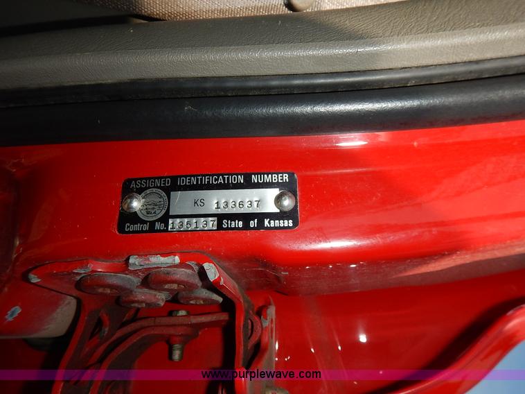 image for item K1575 2005 Chevrolet Avalanche Regency pickup truck