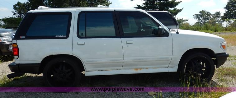 image for item K1576 1997 Ford Explorer SUV