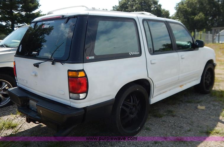 image for item K1576 1997 Ford Explorer SUV