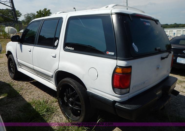 image for item K1576 1997 Ford Explorer SUV